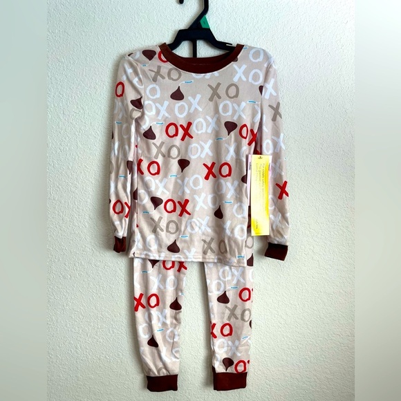 Hershey's Kiss Valentine's Day Toddler Snug Fit Pajama Set, 2-Piece, Size 5T - Picture 2 of 5